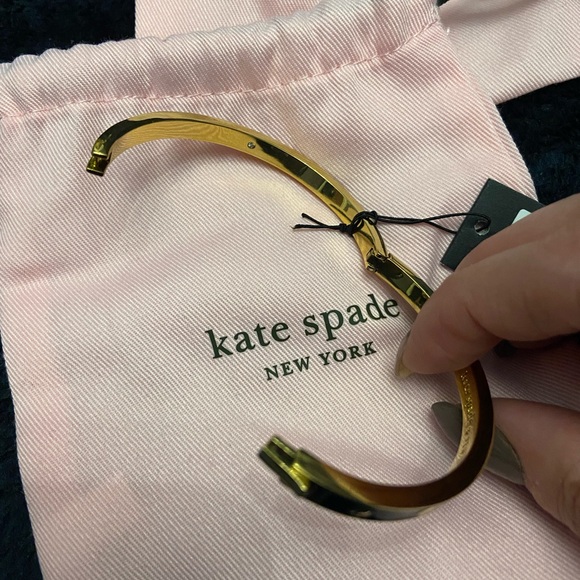 Kate Spade - spot the spade bangle - Picture 4 of 4